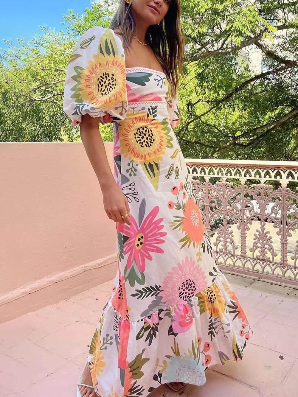 Ivy | Maxikleid für den Urlaub mit quadratischem Ausschnitt und floralem Design