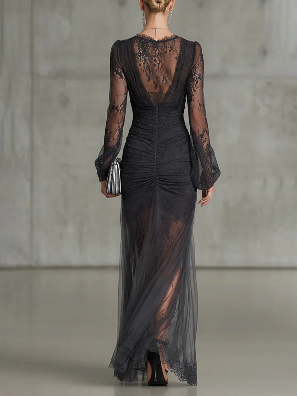 Sofia | Maxi-Kleid in Dunkelgrau mit Spitzen-Details.