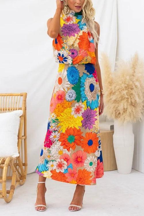 Sommerliches Ärmelloses Maxikleid mit Bindegürtel und Blumenmuster