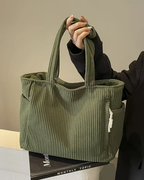 Tilda – Rippstrick Tragetasche mit Kordel-Design