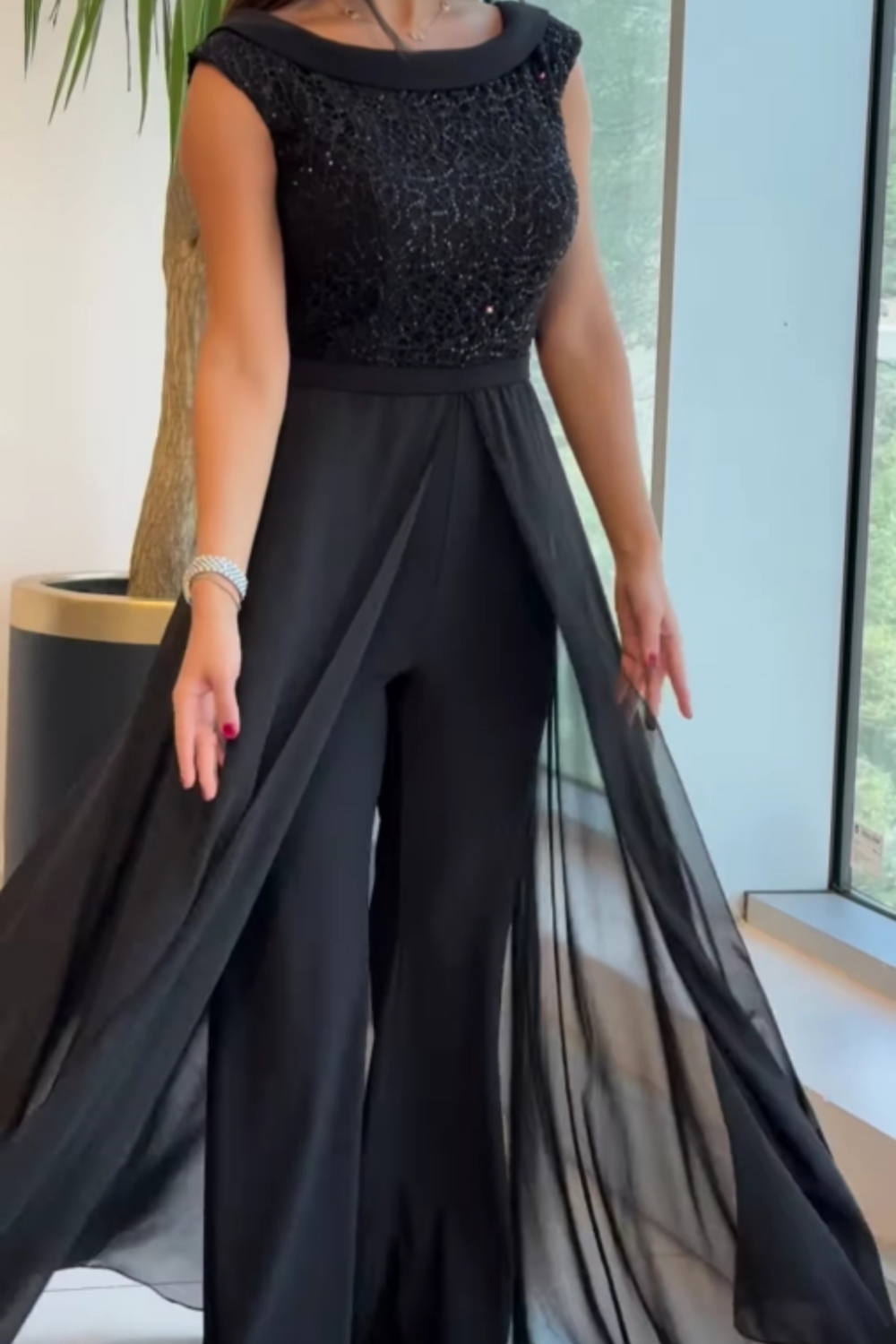 Avalon – Stilvoller ärmelloser Jumpsuit