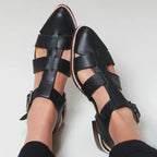 Geflochtene Sandalen mit Zehenpartie