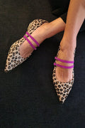LEOPARDEN-ESCARPINS MIT ZWEIFACHEM ARMBAND