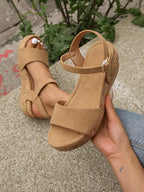 Daniela – Stilvolle Keilsandalen