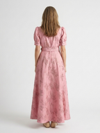 Xanthea | Kurzärmliges, gebundenes Maxikleid mit floralem Strukturdesign