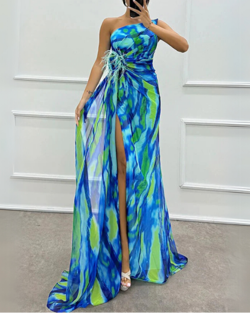 Lebhaftes Drapiertes Kleid