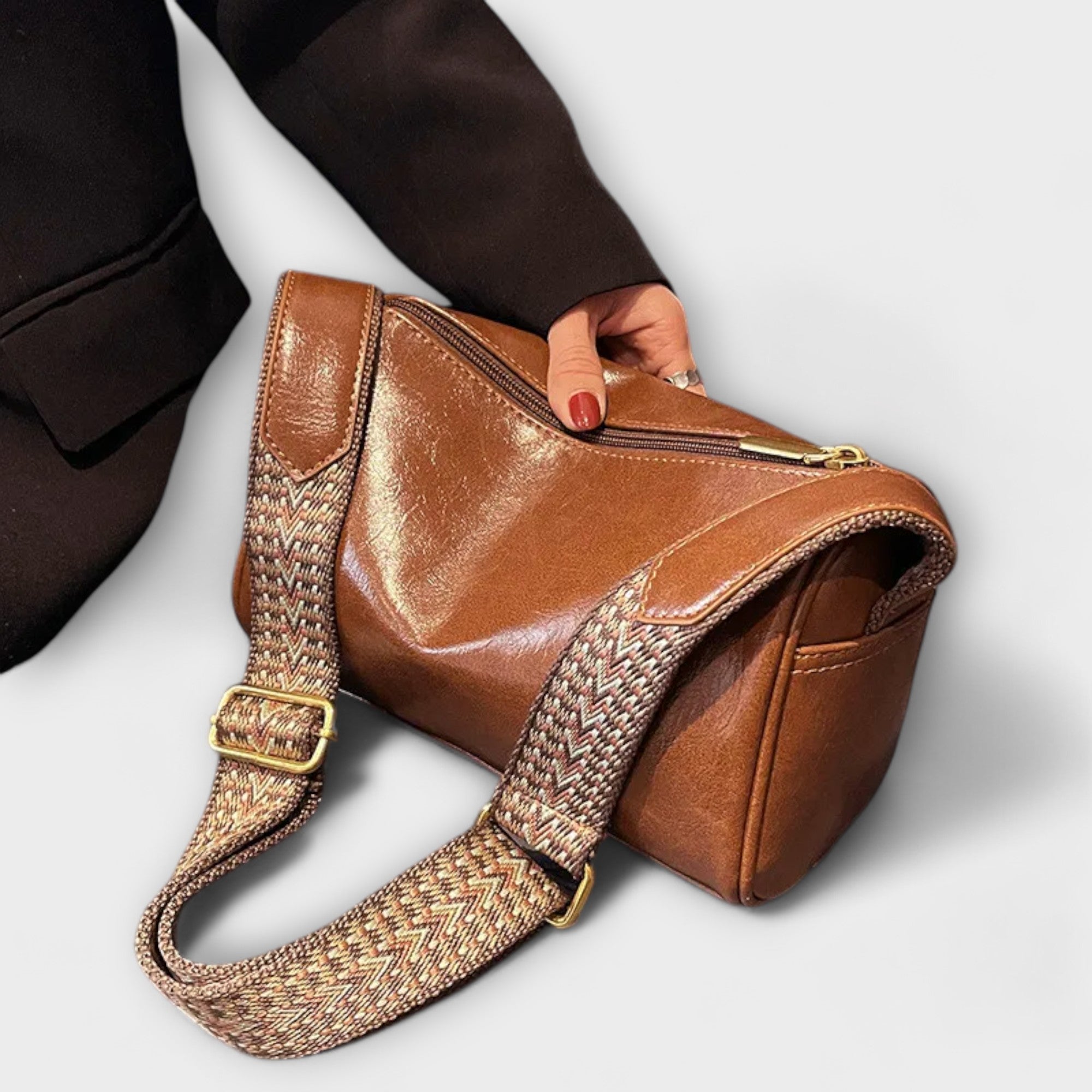 Olivia - Retro Crossbody Bag