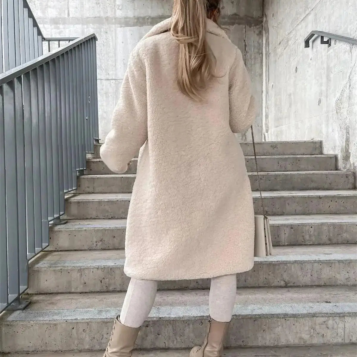 Naomi™ | Cozy Blanket