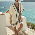 Luna - Stilvolles Strandkleid für Sommerurlaub und städtische Abenteuer
