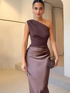 Maxikleid aus Satin mit verführerischem Charme