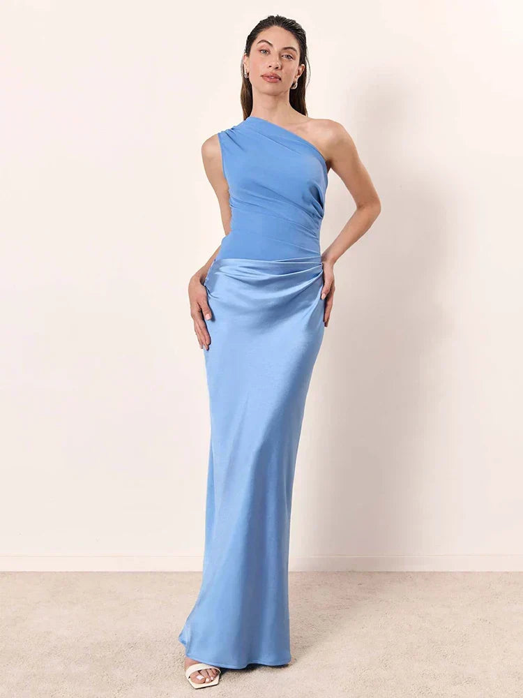 Maxikleid aus Satin mit verführerischem Charme