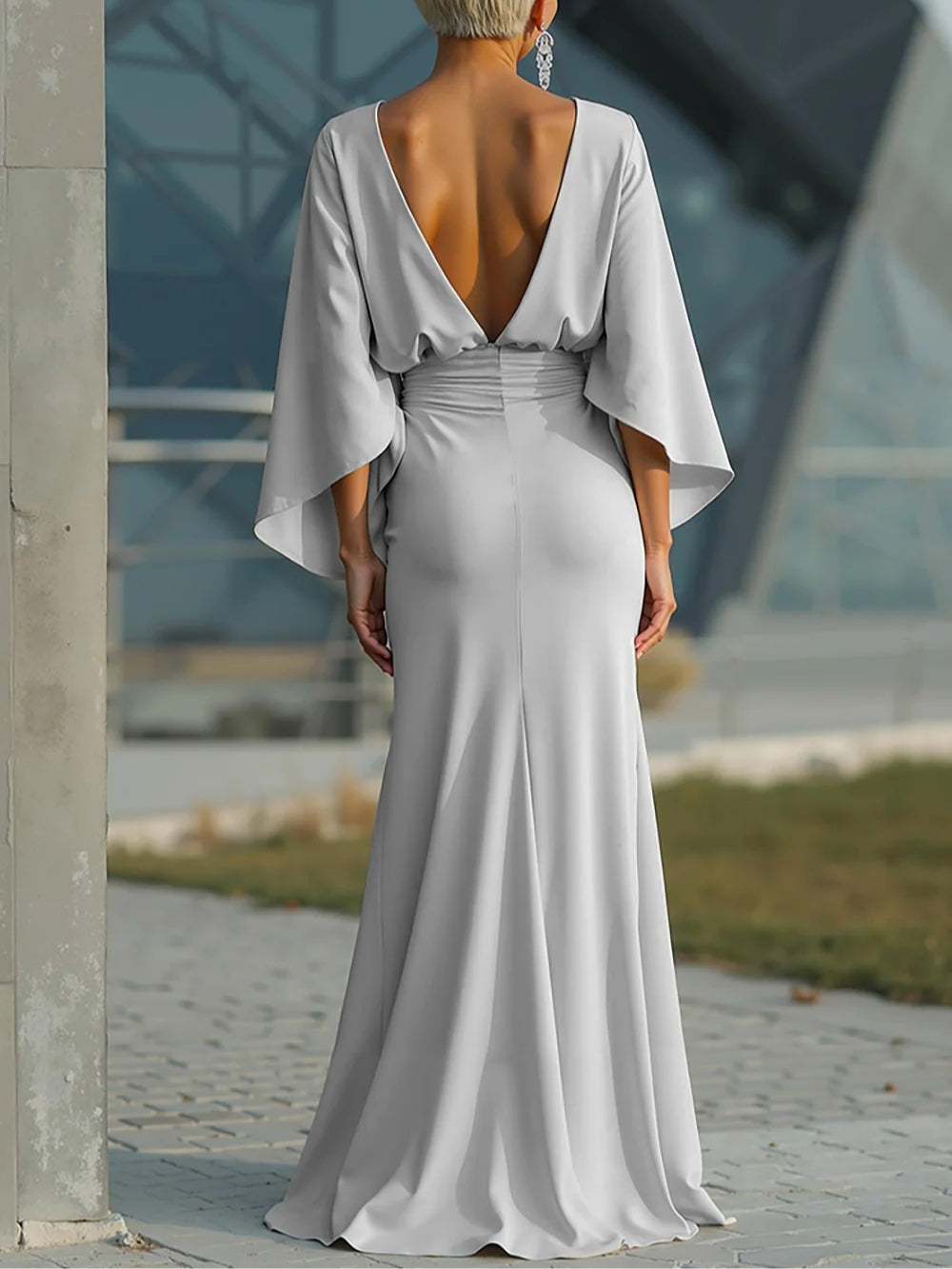Clara | Elegantes V-Ausschnitt, ärmelloses Rückenfreies Kleid