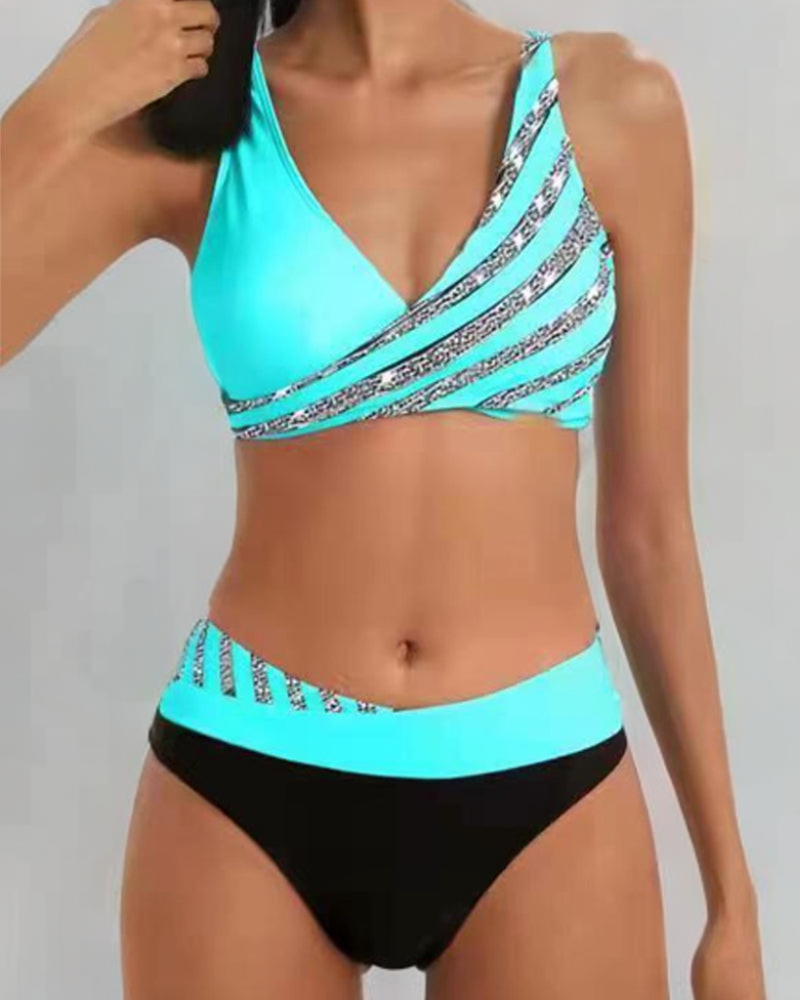 Mona - Bunt gemusterter Bikini in warmen Farbtönen
