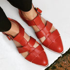 Geflochtene Sandalen mit Zehenpartie
